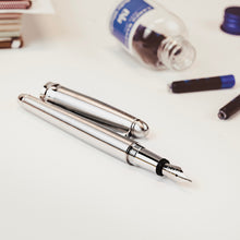 Load image into Gallery viewer, MINNY BIG FOUNTAIN PEN
